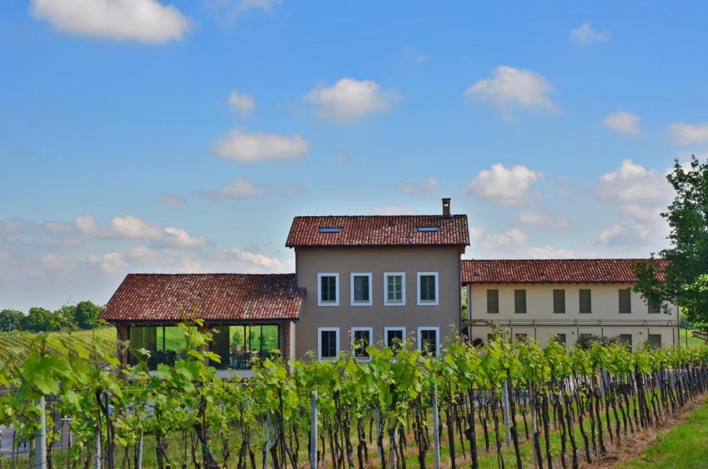 Prime Alture Wine Resort Casteggio Exterior photo